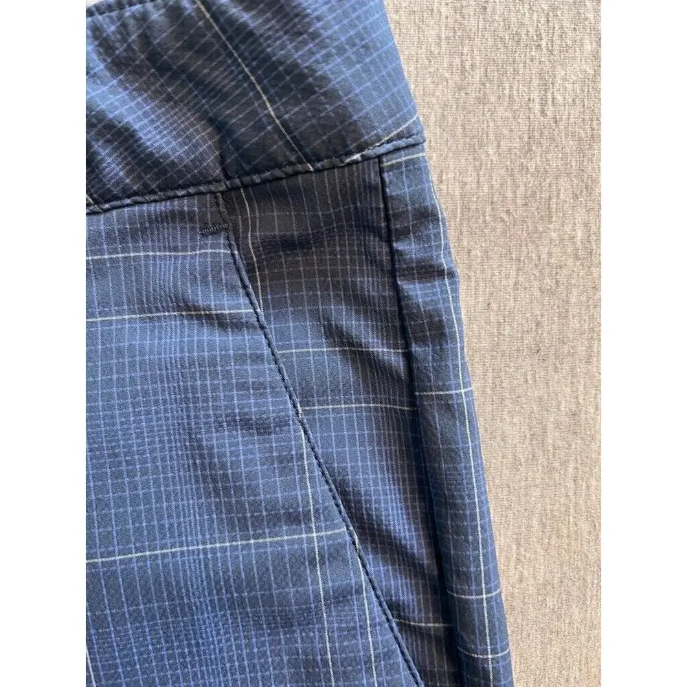 Under Armour Mens Performance Shorts Blue Black Plaid Flat Front Stretch Size 32